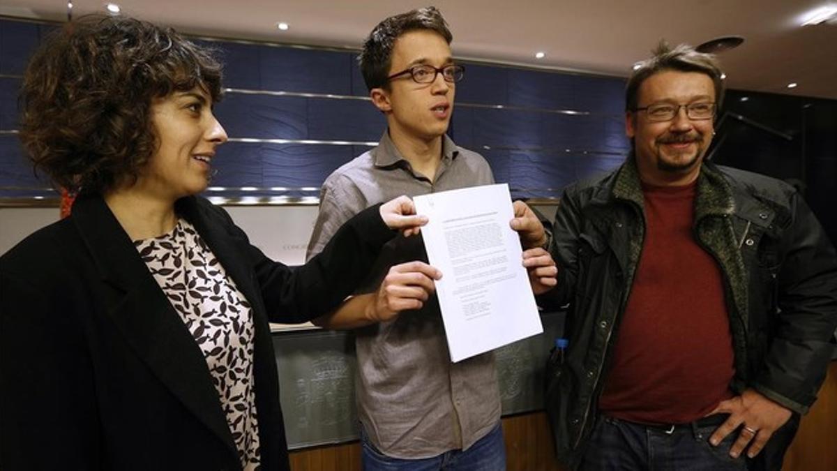 Íñigo Errejón, Xavier Domènech y Alexandra Fernández presentan el grupo plurinacional en el Congreso.