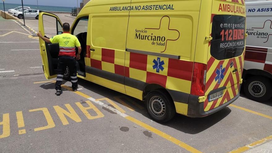 Hospitalizado tras cortarse en el brazo con una motosierra en Mazarrón