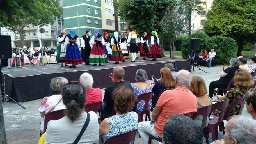 San Félix de Candás, un baile de cuarenta años que no quiere parar