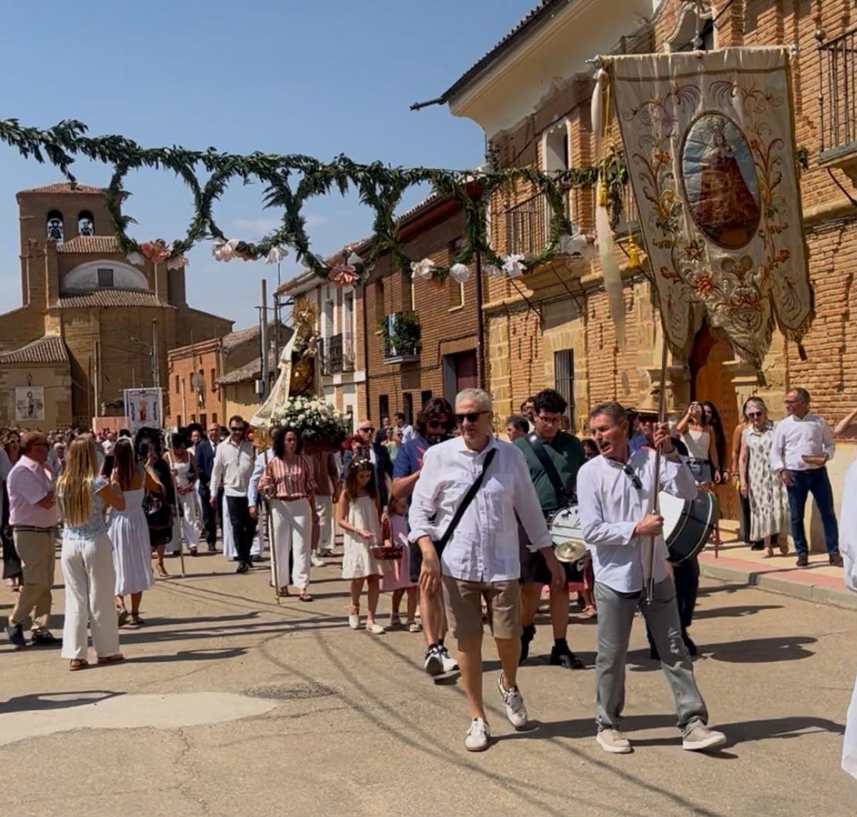 GALERÍA | Villamayor de Campos venera a la Virgen del Socastro