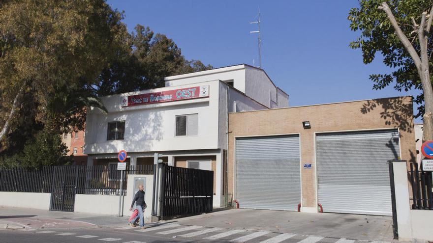 La fachada del Parque del Oeste de Bomberos.