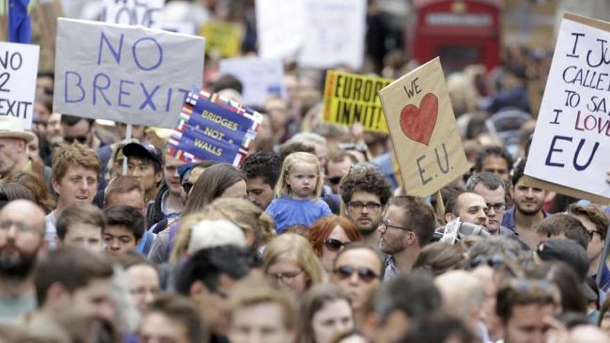 Miles de personas protestan en Londres contra el &#039;Brexit&#039;