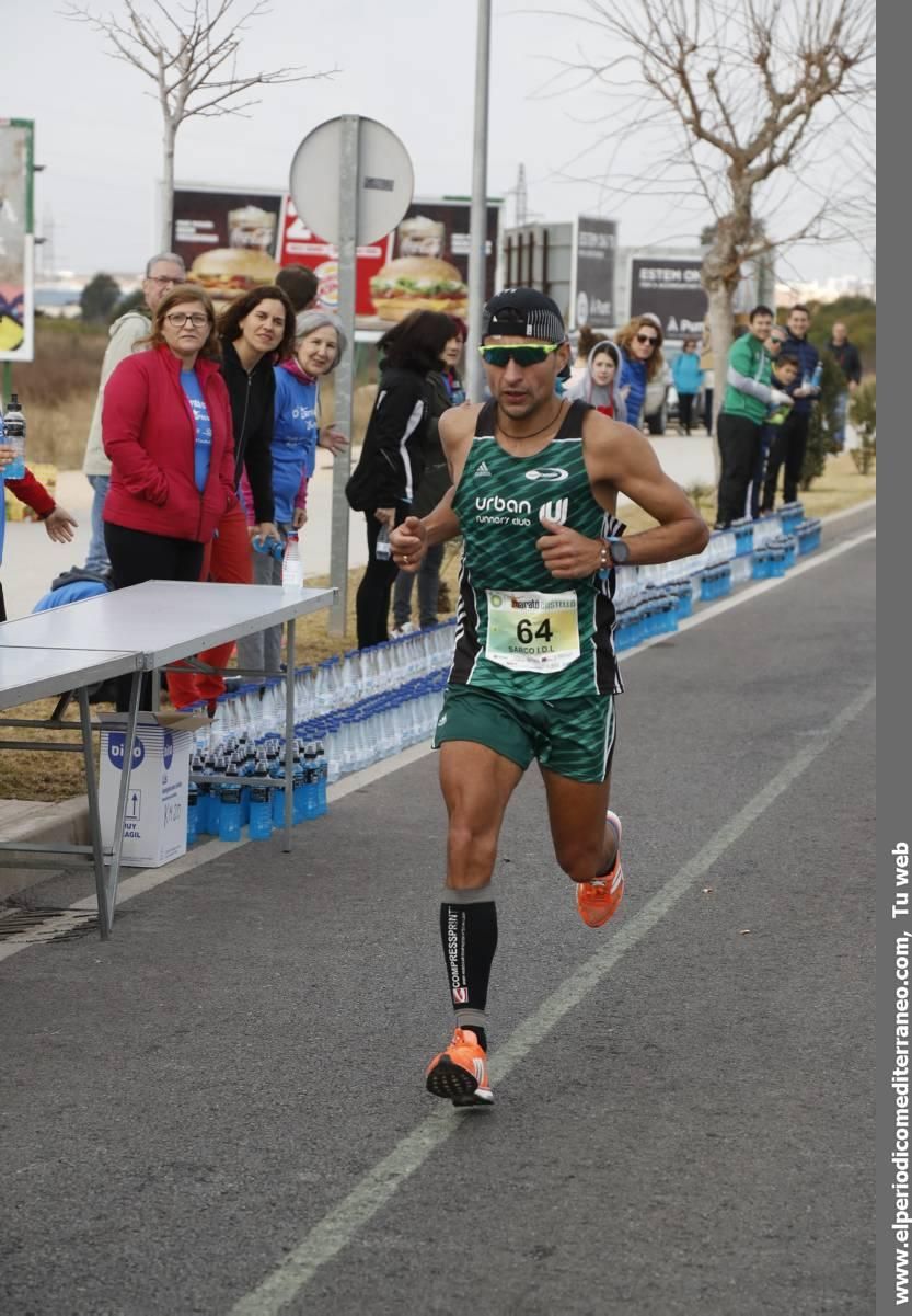 Atletas en el IX Marató BP de Castellón