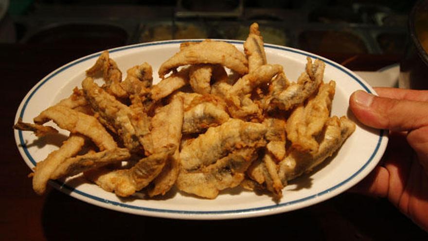 El pescaíto frito es un básico de la dieta malagueña.