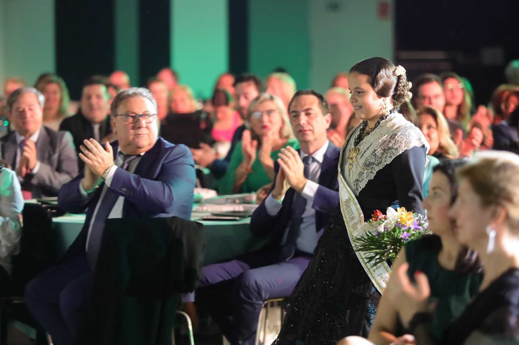 Galania a la reina infantil de las fiestas de la Magdalena