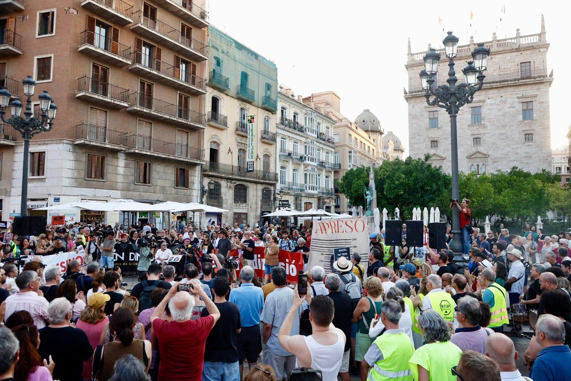 Octava manifestación contra la gestión de Mazón por la dana