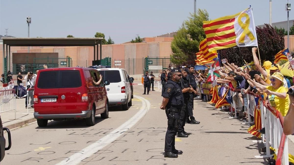 llegada de los políticos presos a Lledoners 26 06 2019