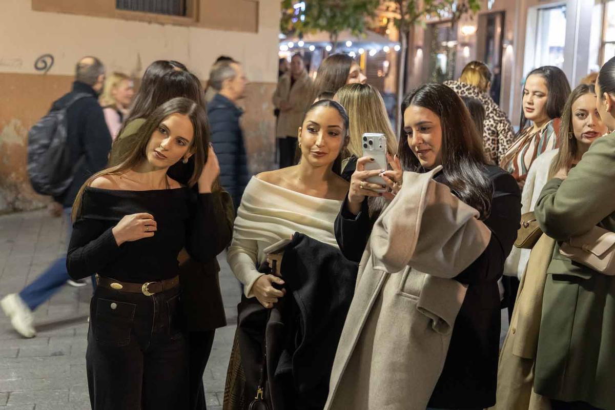 Primer encuentro entre jurado y candidatas adultas a Bellea del Foc 2026