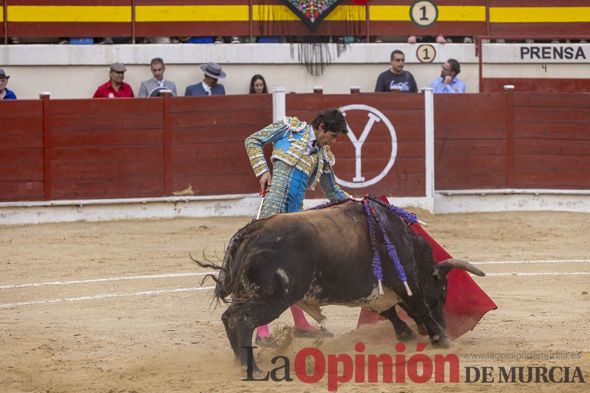 Tarde histórica en Abarán con la alternativa de José María Trigueros y el indulto de Tomás Rufo, junto a Castella salieron a hombros