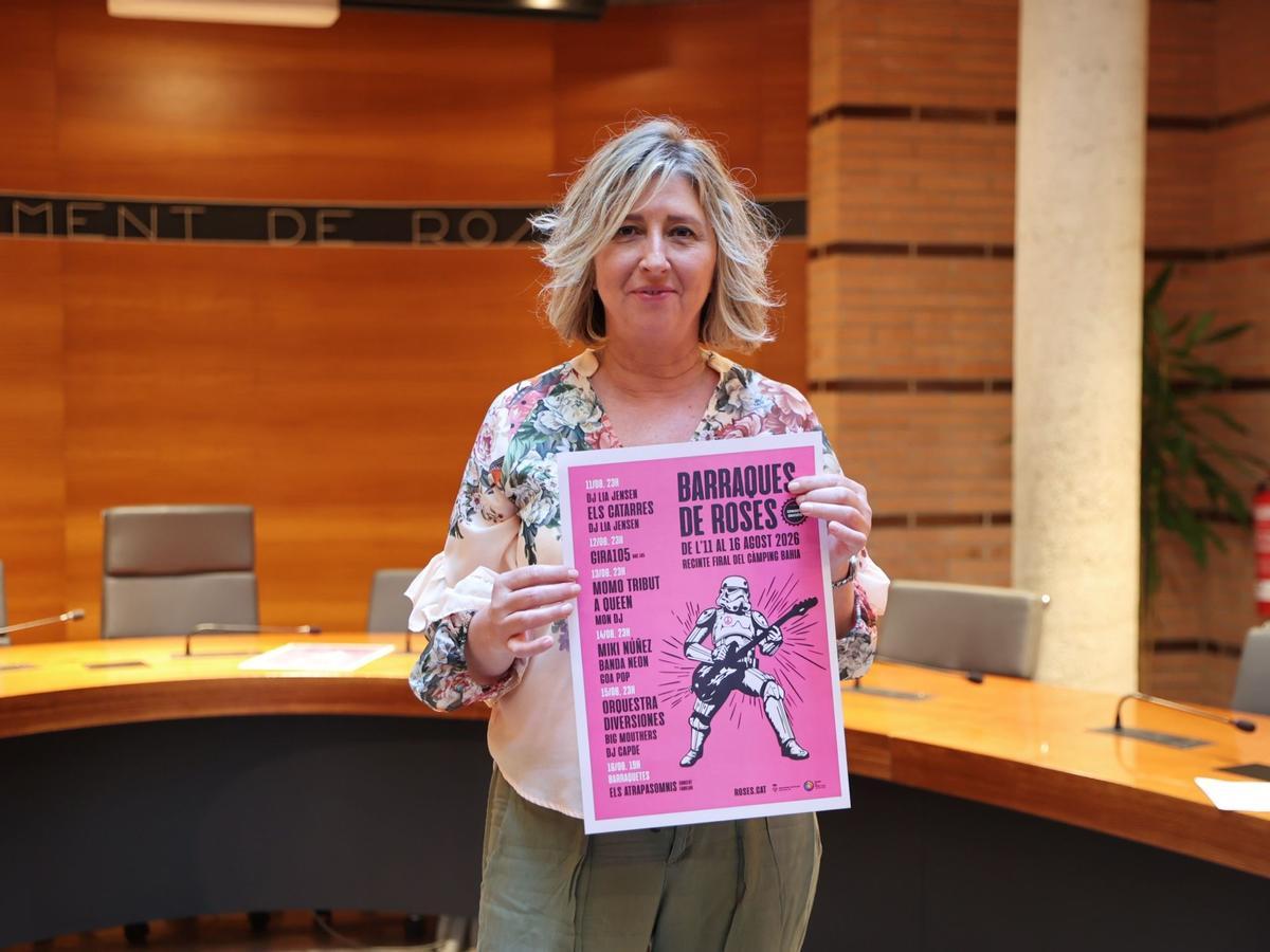 L'alcaldessa de Roses, Sílvia Ripoll, durant la presentació del programa de barraques de Roses.