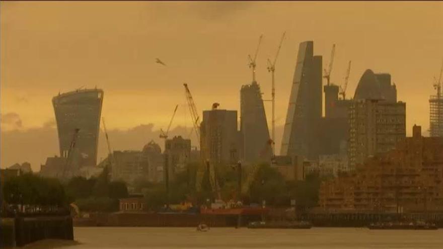 Los incendios en España y Portugal tiñen de amarillo el cielo de Londres