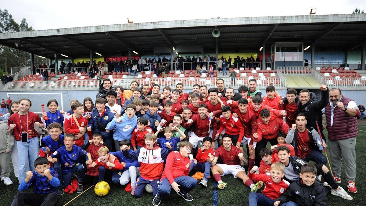 El Estradense gana al Barco y se cita con el Arteixo en el play-off