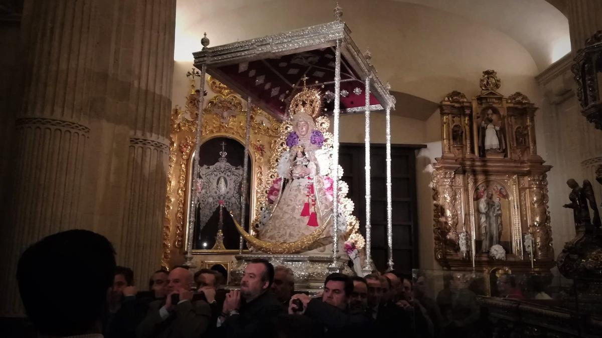 La Virgen del Rocío de la Iglesia del Salvador, conocida como 'la Lotera'