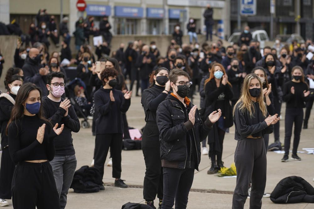 Les escoles de dansa ballen en contra del tancament