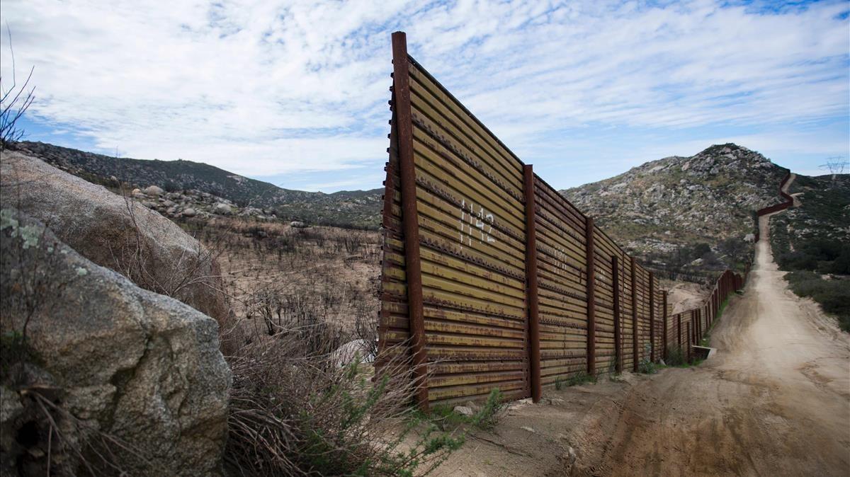 mbenach37296334 a section of the border fence ends and stands open on the us171121100232