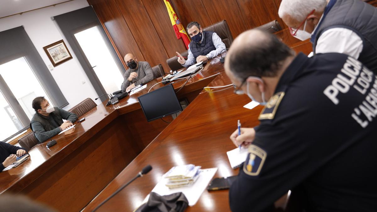 Un momento de la reunión de seguridad de l&#039;Alfàs del Pi.