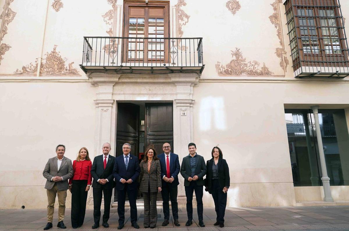 MLG 13-02-2026.- La delegada del Gobierno andaluz, Patricia Navarro, y el presidente de la Diputación, Francisco Salado, presentan las obras de rehabilitación ya finalizadas del Palacio de Valdeflores e informan sobre su futuro