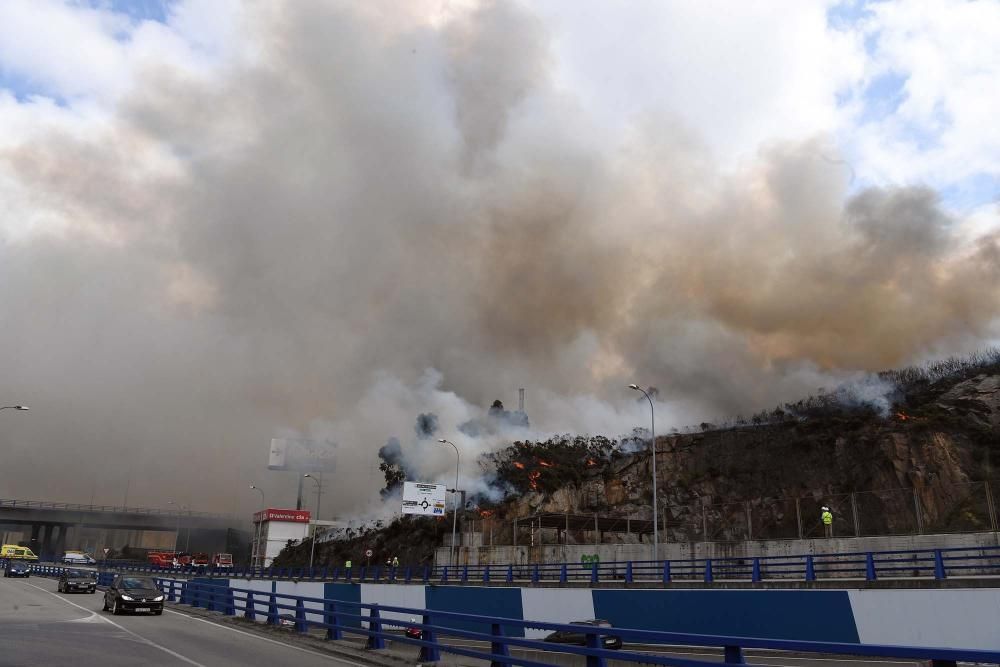 Más imágenes del incendio en As Rañas