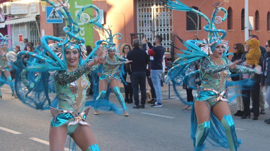 San Pedro saca sus mejores colores con el desfile de Carnaval