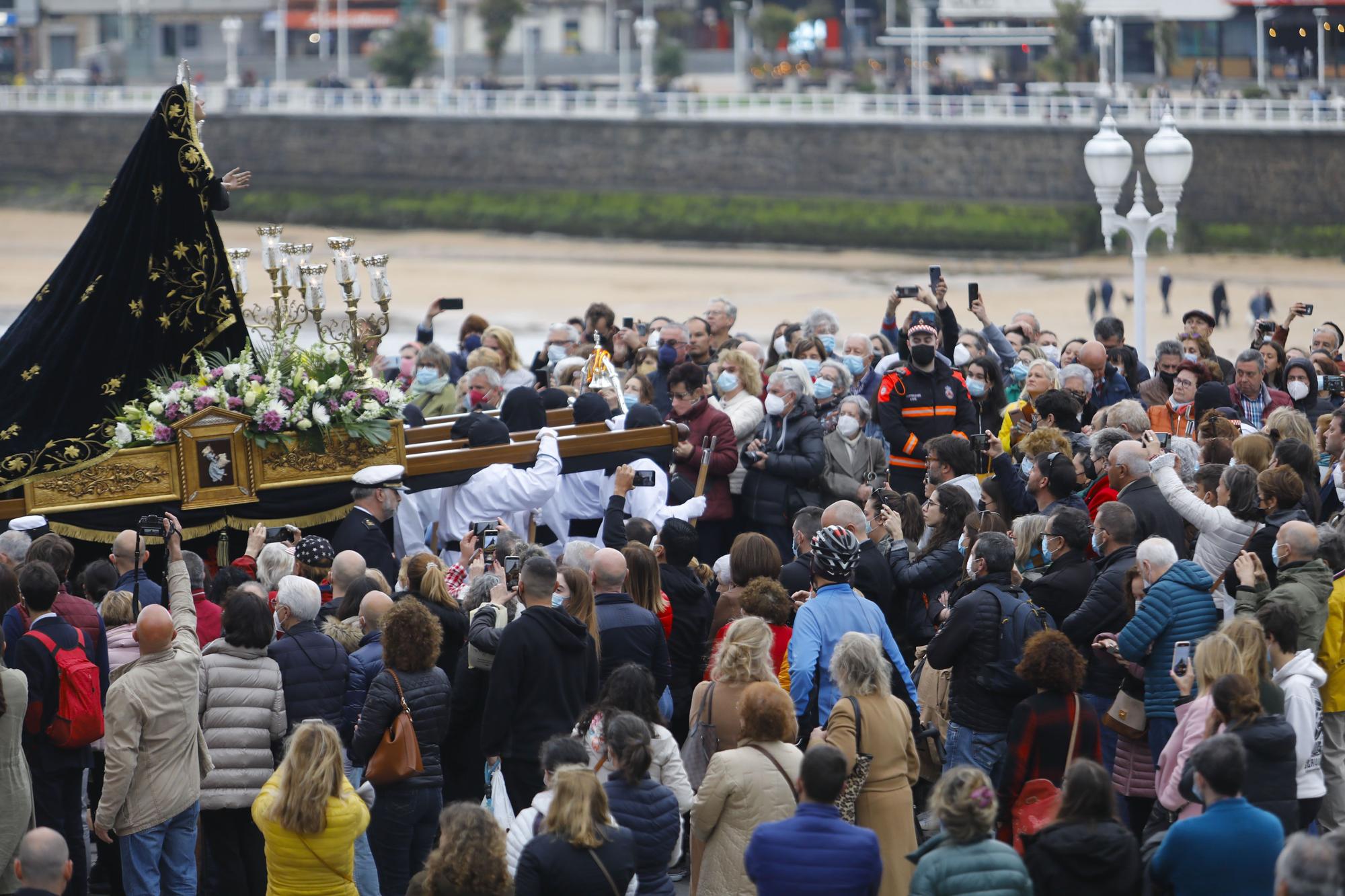 En imágenes: La procesión del Viernes Santo en Gijón