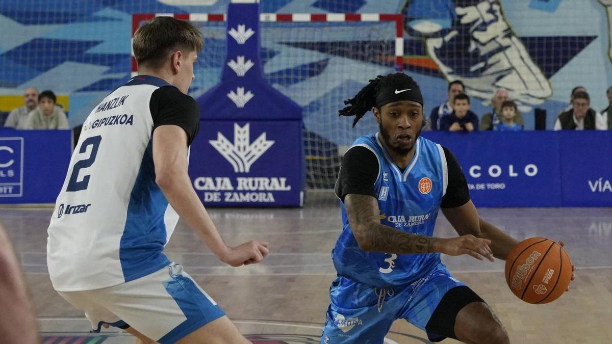 Colby Rogers, ante Gipuzkoa Basket.