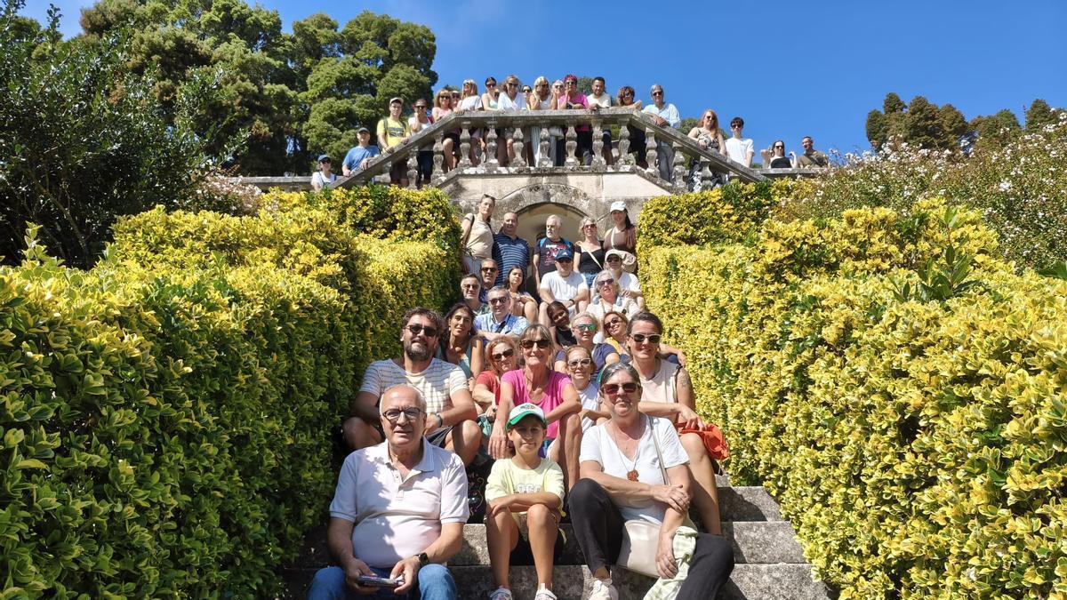 Asistentes a la visita guiada de este martes al Pazo de Santa Cruz.