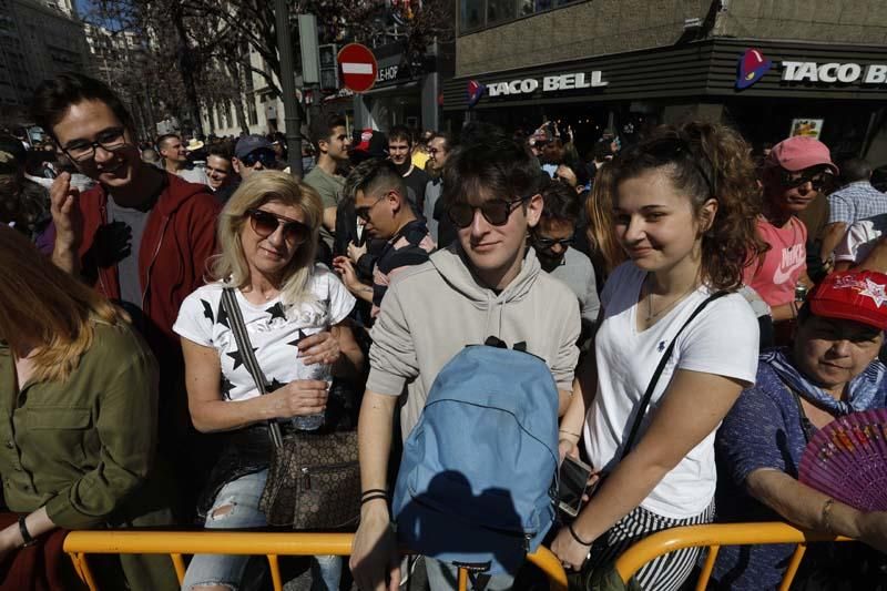 Búscate en la mascletà del 7 de marzo