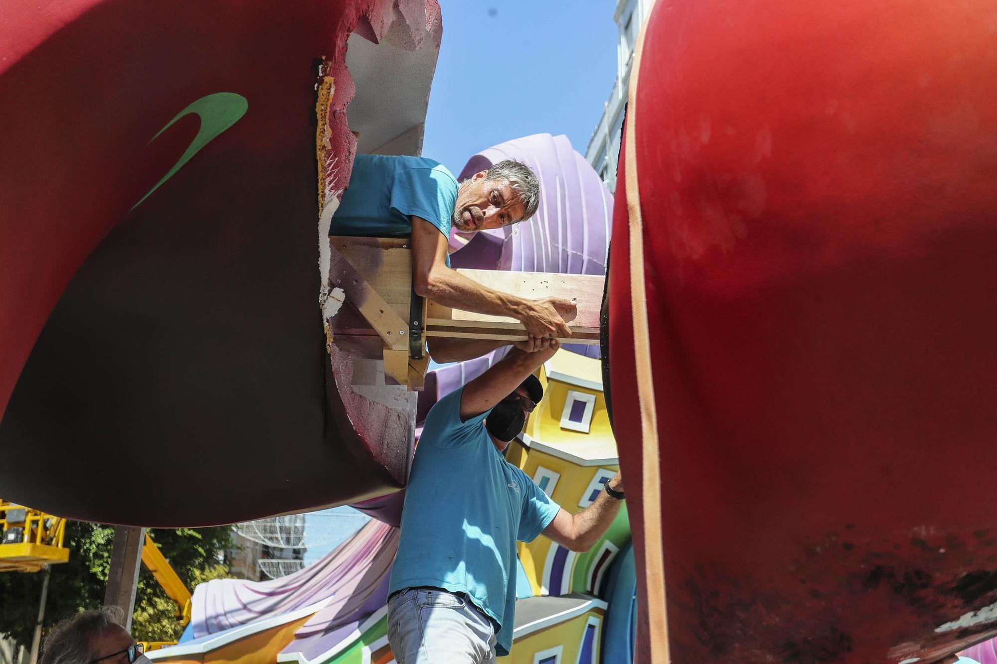 Trabajando a bastante más de 35 grados en Sueca-Literato Azorín