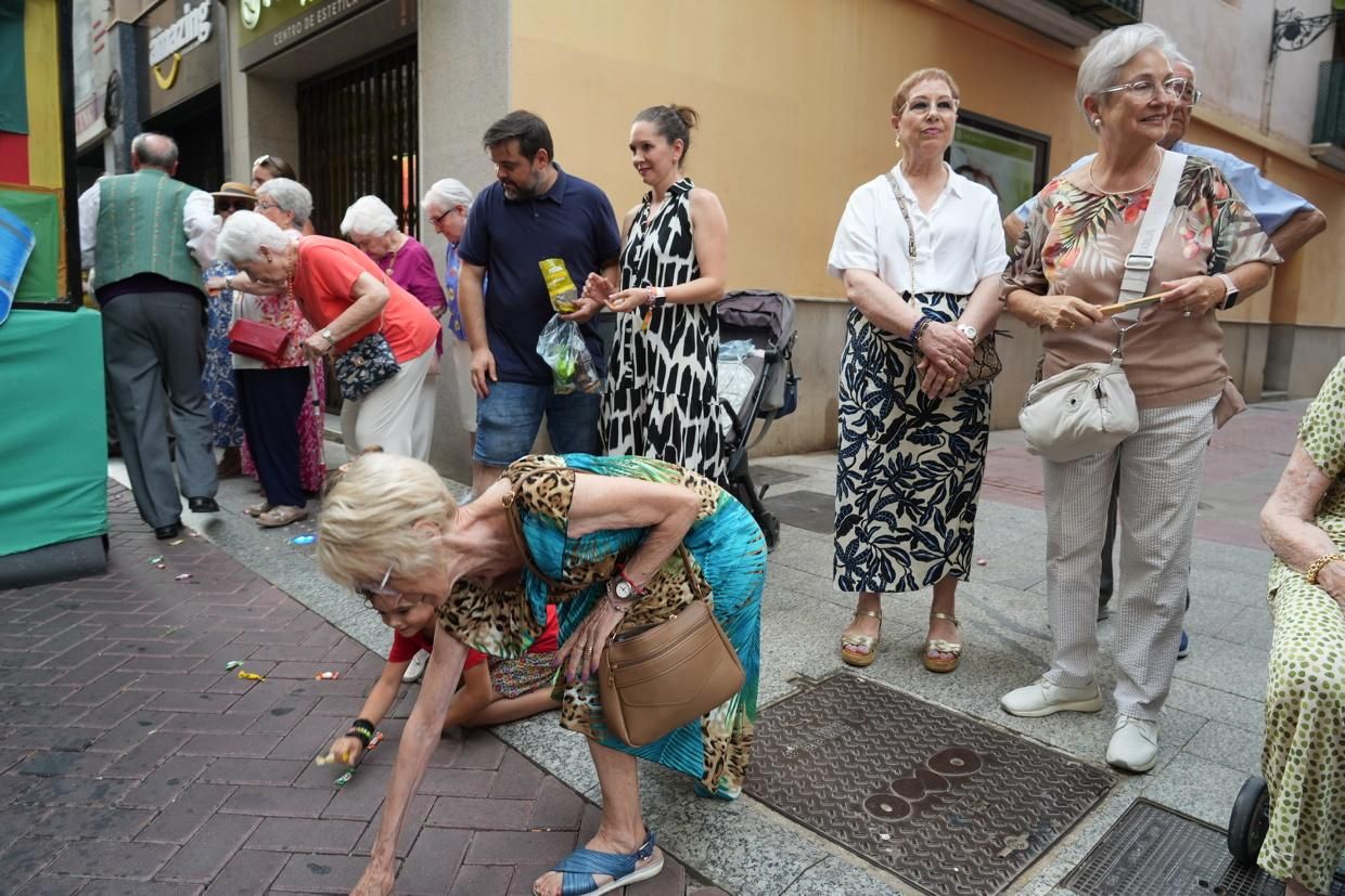Castelló recibe con honores al Santísimo en la procesión del Corpus Christi
