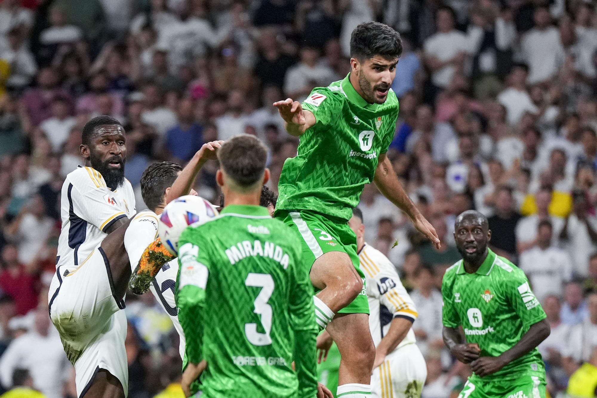 Real Madrid and Betis players play during a Spanish La Liga soccer match between Real Madrid and Betis at the Santiago Bernabeu stadium in Madrid, Spain, Saturday, May 25, 2024. (AP Photo/Manu Fernandez)