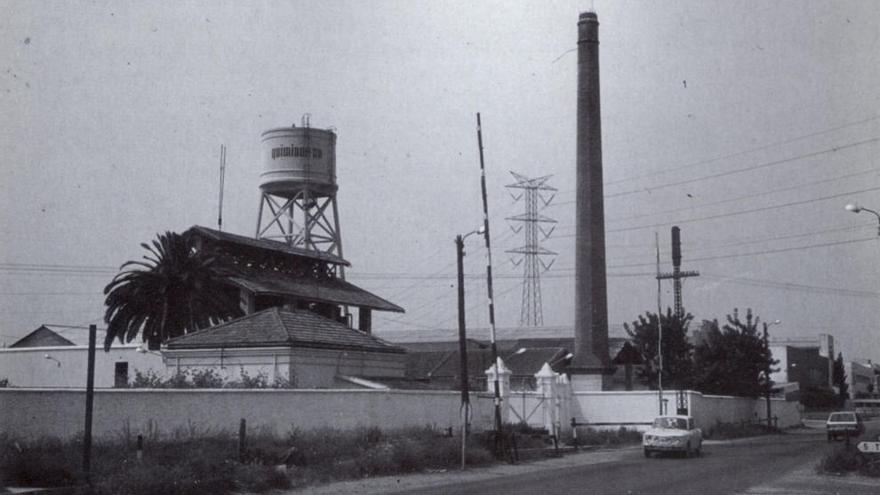 Desaparecida fábrica Quiminor, S. A., hacia 1925 que se ubicaba en el actual polígono industrial Zamarra de Xirivella.