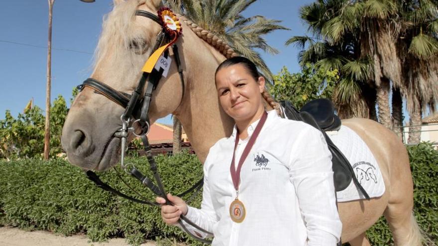 Andrea García: &quot;Los caballos son animales superdotados, entienden lo que les dices&quot;