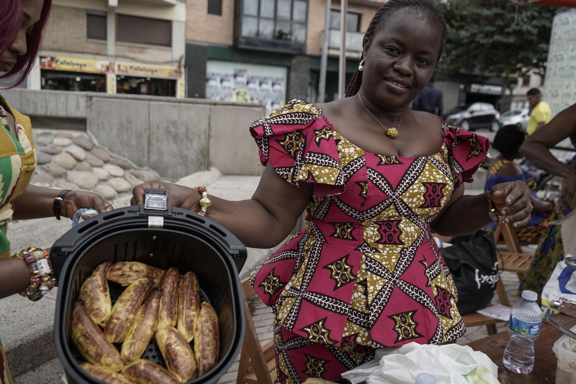 Totes les imatges de la festa solidària de la comunitat de Ghana