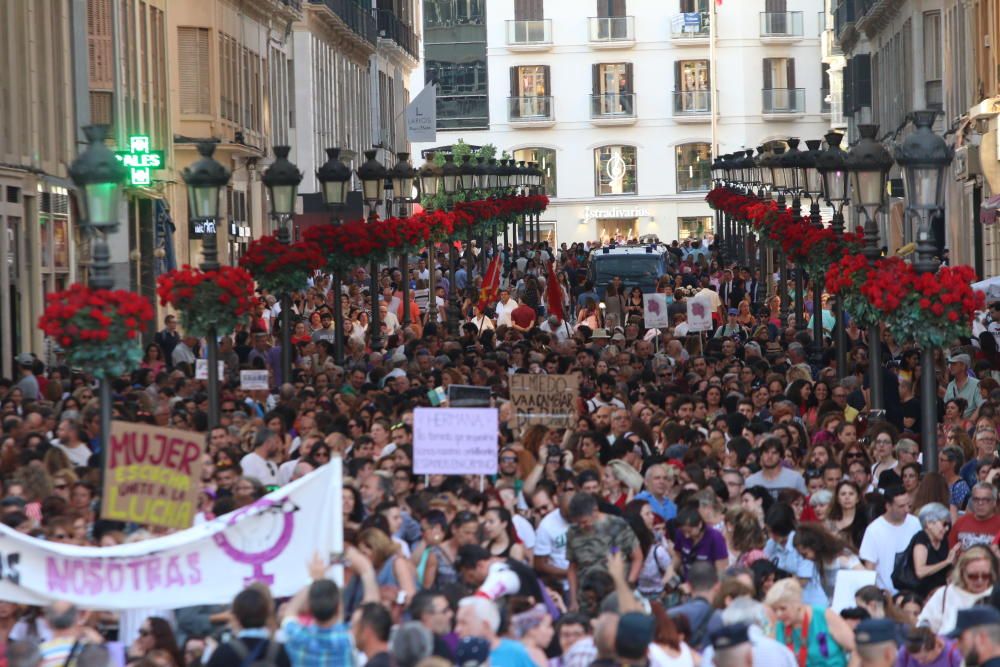 Málaga se echa a la calle contra la puesta en libertad de 'La Manada'