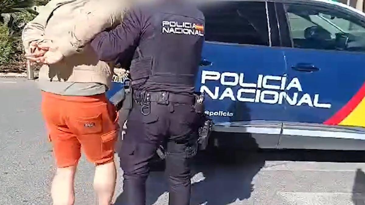 Imagen policial de la detención en Alicante.