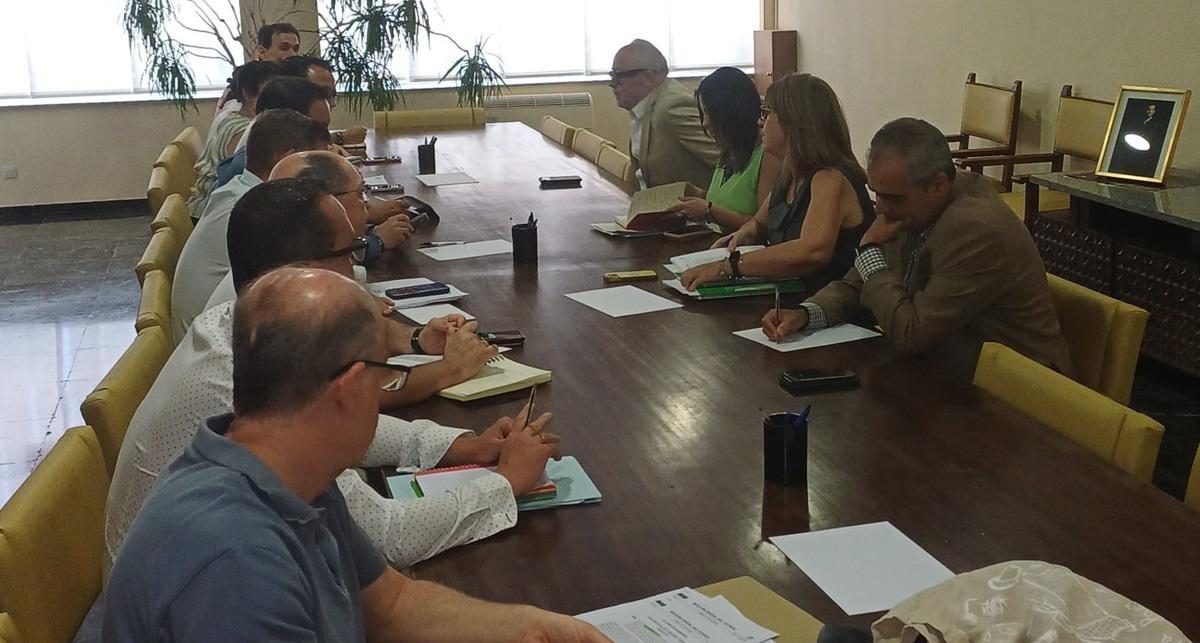 Reunión informativa en la Subdelegación con los representantes de los diez municipios de Córdoba que habían quedado fuera de la primera resolución.