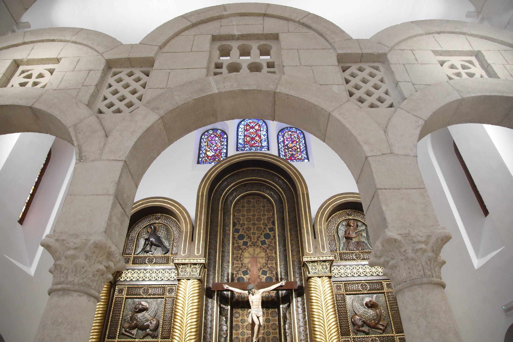 En imágenes: así ha quedado la reforma de la iglesia de San Julián de Somió