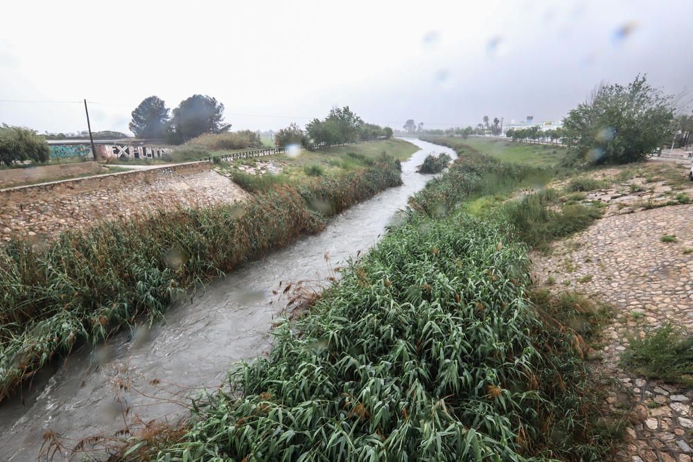 Las lluvias torrenciales anegan Torrevieja.