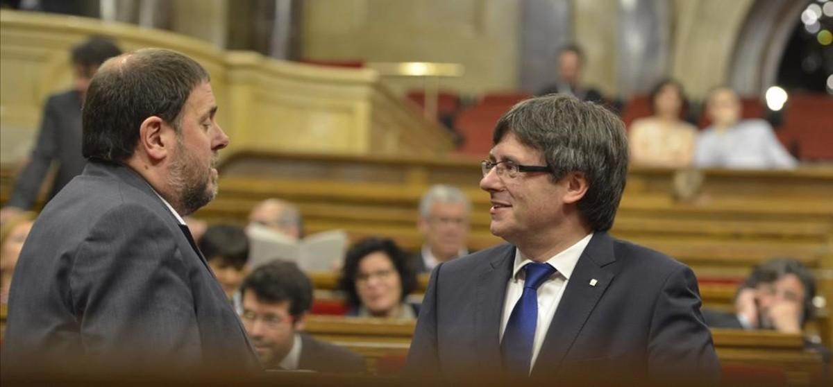 rjulve34192997 junqueras y puigdemont parlament  foto ferran send160608135042