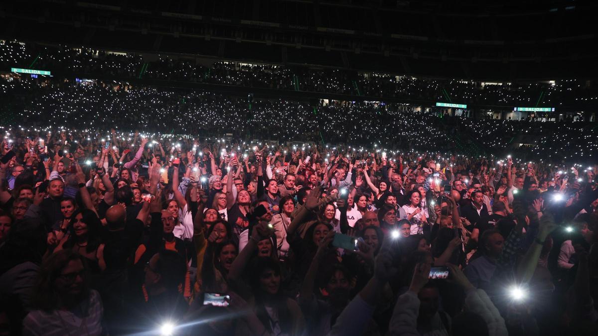 El Estadio Santiago Bernabéu acoge el concierto ‘Locos por la Música’.