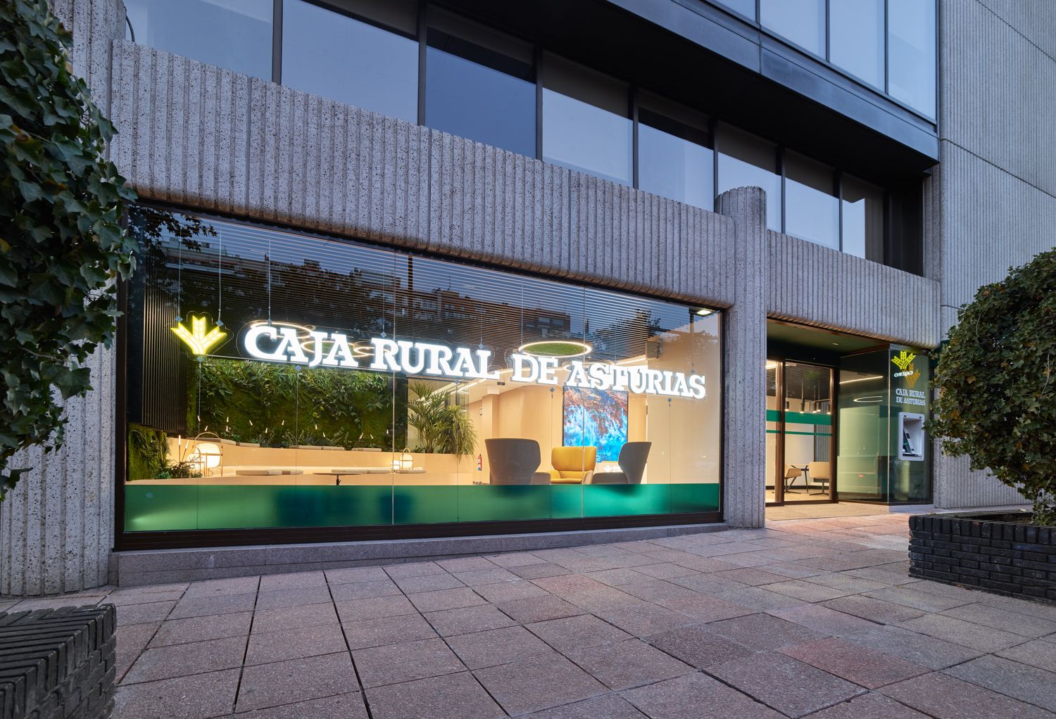 En imágenes: Caja Rural de Asturias inaugura su primera oficina en Madrid