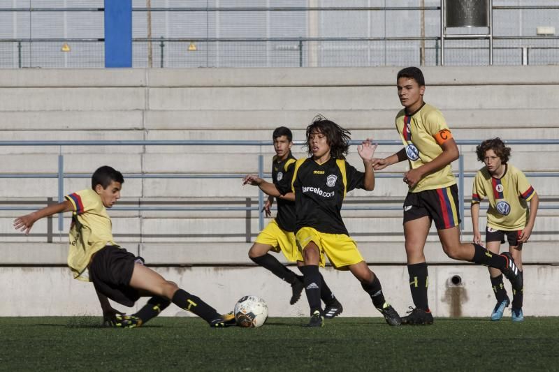 21.04.18 Las Palmas de Gran Canaria. Fútbol base intantil temporada 2017-18. Siete Palmas - Heidelberg. Anexo Estadio de Gran Canaria.  Foto Quique Curbelo  | 21/04/2018 | Fotógrafo: Quique Curbelo