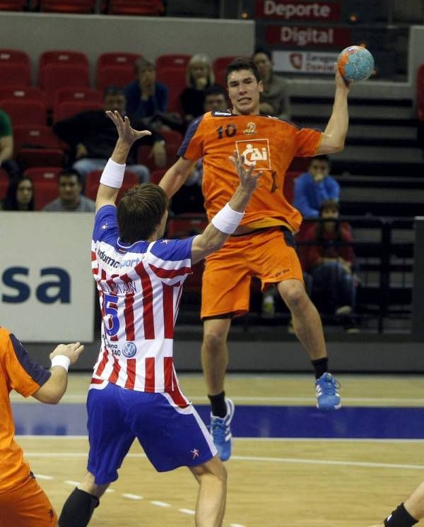 Fotogalería del encuentro del BM Aragón ante el Atlético