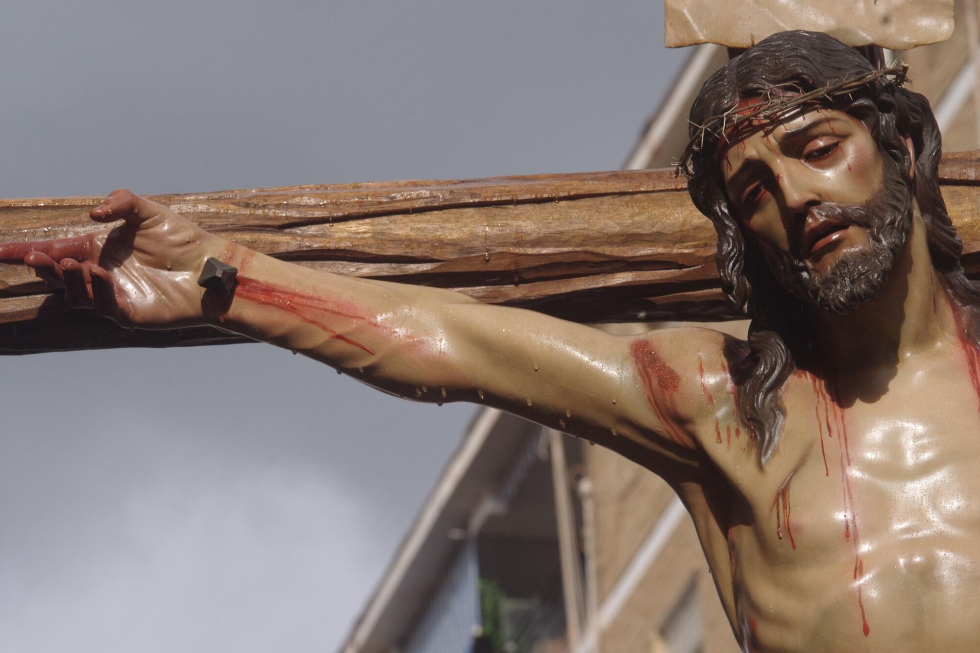 Salida procesional del Cristo de la Sed por Miraflores en 2025