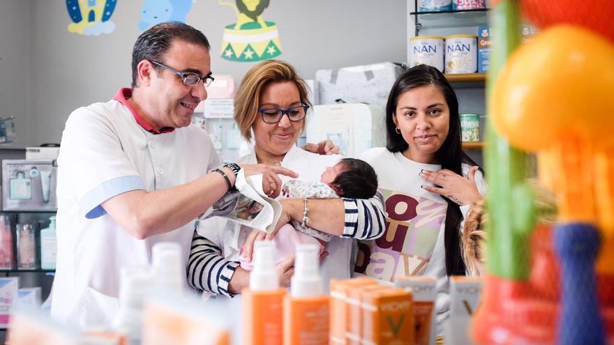 Matronas por un día en la farmacia más famosa de Escaleritas