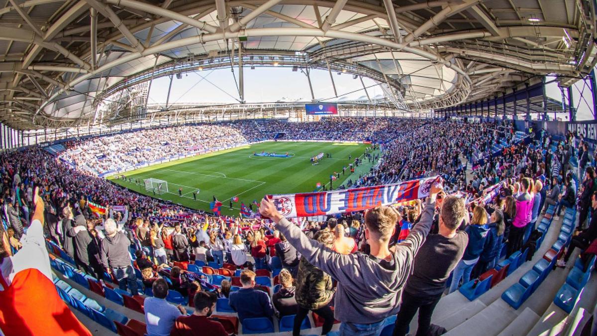 Afición en el Ciutat de València