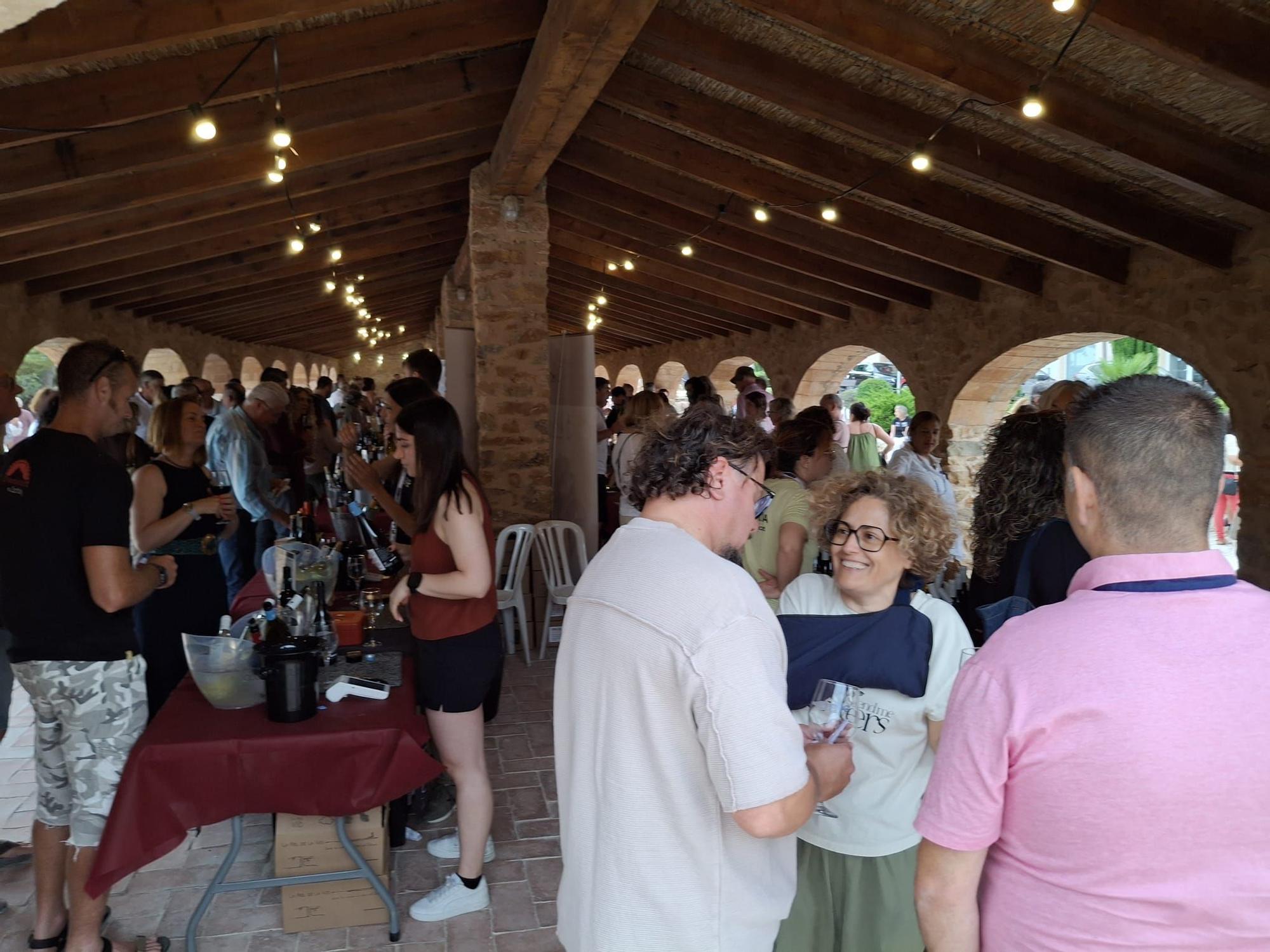 Singulares, de "poble" e insulares: la gran fiesta del vino en el riurau de Jesús Pobre (imágenes)