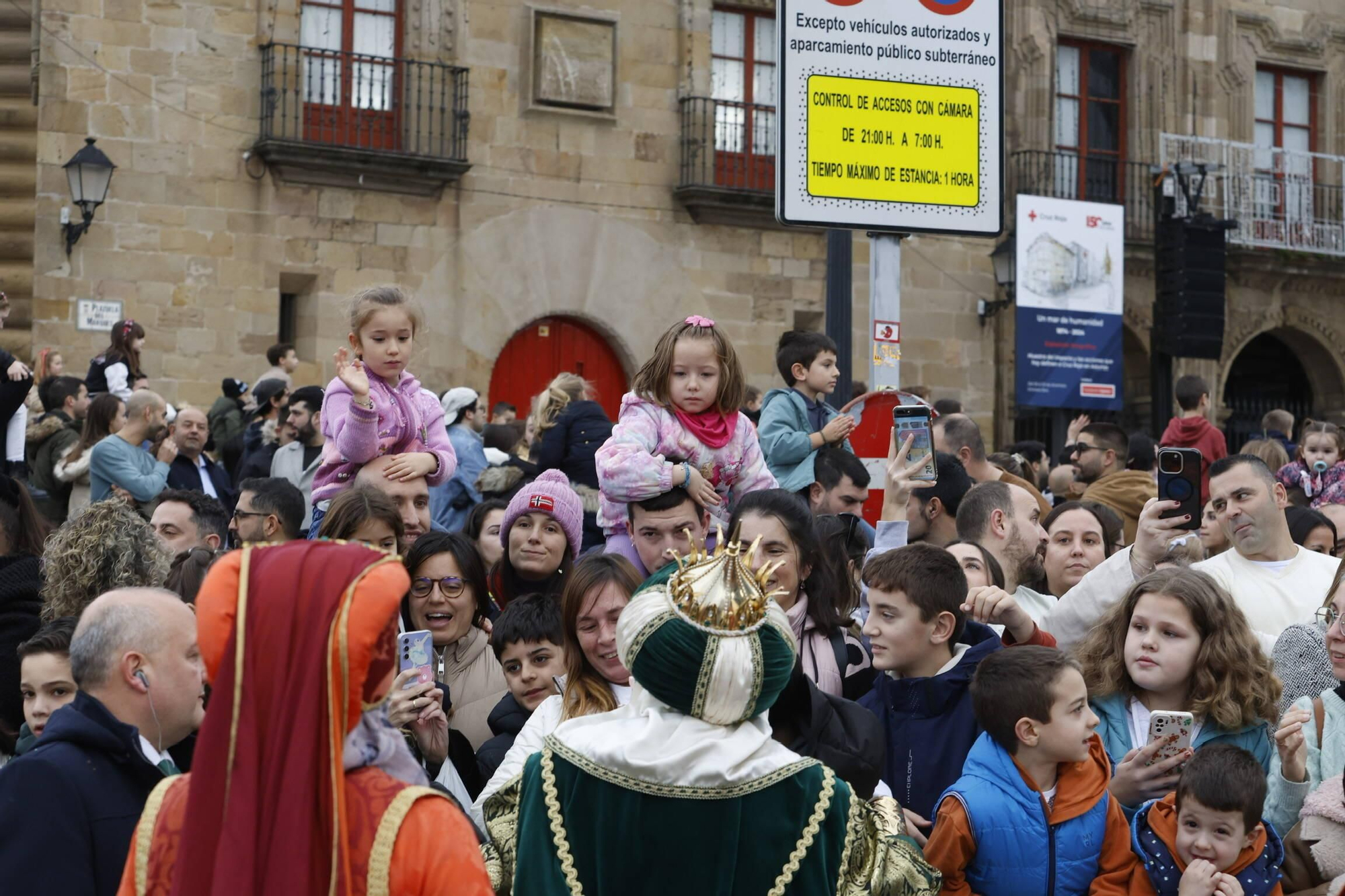 En imágenes: Los Reyes Magos desembarcan en Gijón