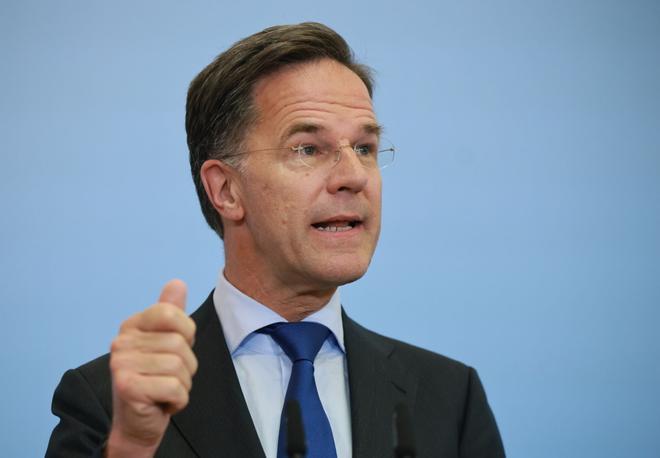 Rutte defiende como "indispensable" la compra de armas a EEUU para Ucrania