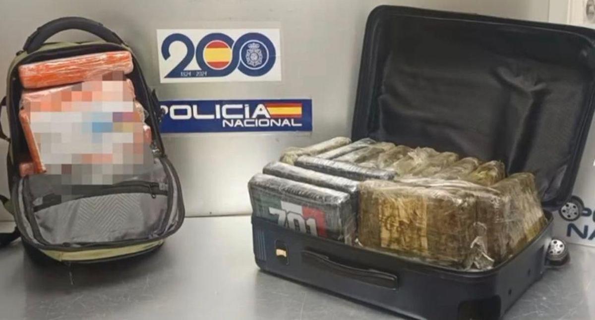 Maletas con la droga intervenidas en el aeropuerto de Madrid.